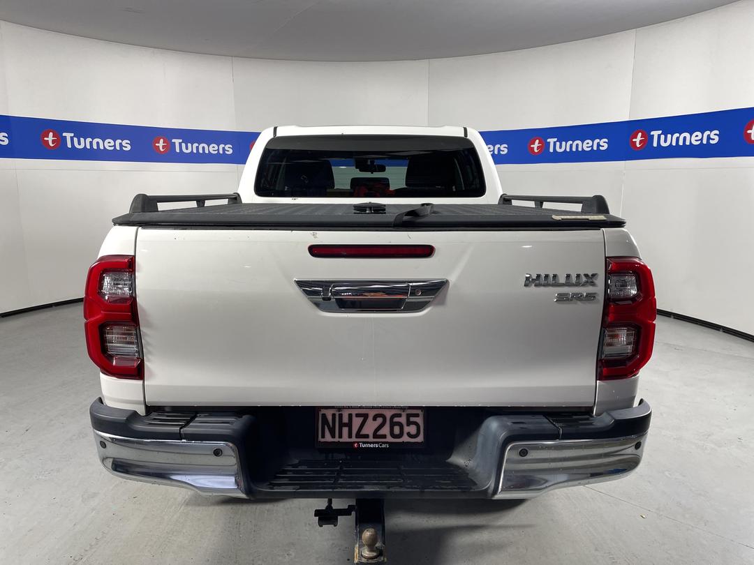 Photo '6' of Toyota Hilux