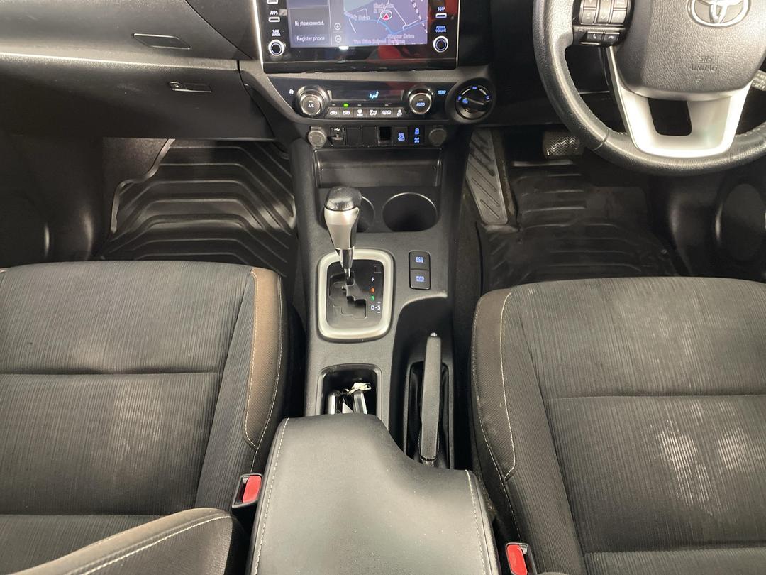 Photo '18' of Toyota Hilux