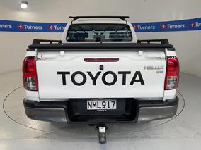 Photo '6' of Toyota Hilux