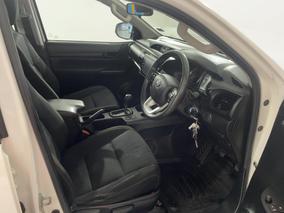 Photo '16' of Toyota Hilux