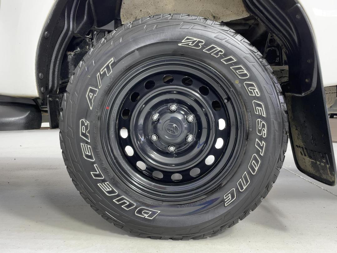 Photo '11' of Toyota Hilux