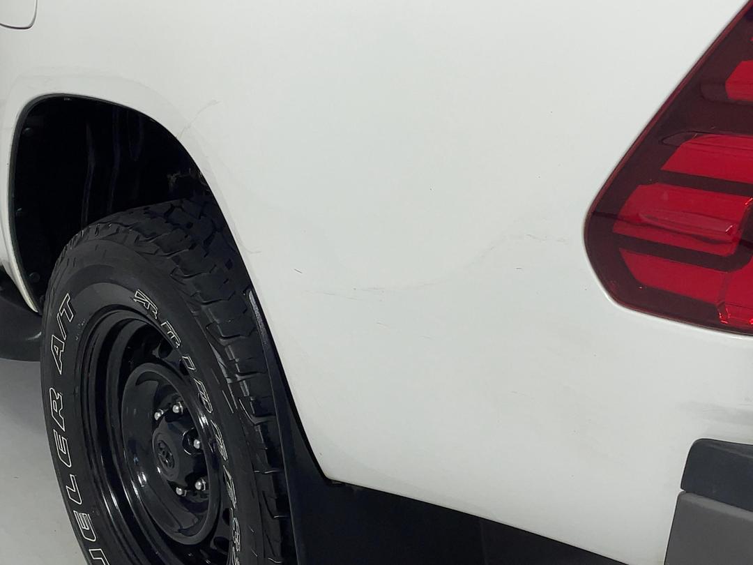 Photo '30' of Toyota Hilux