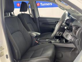 Photo '16' of Toyota Hilux