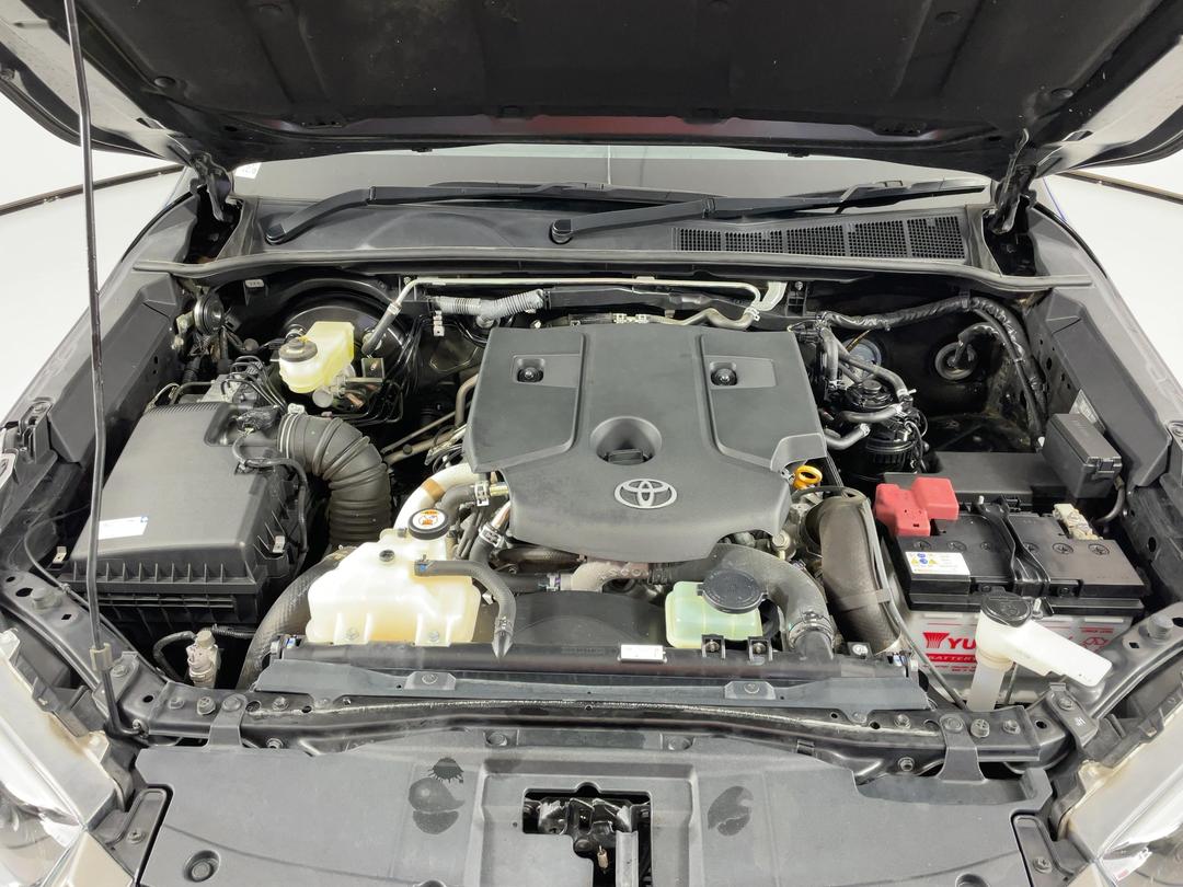 Photo '13' of Toyota Hilux