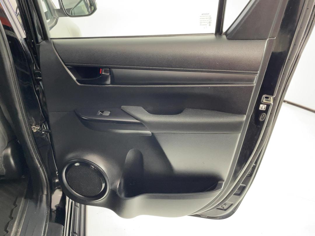 Photo '19' of Toyota Hilux