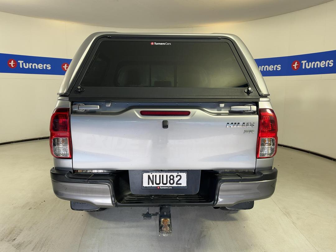 Photo '6' of Toyota Hilux
