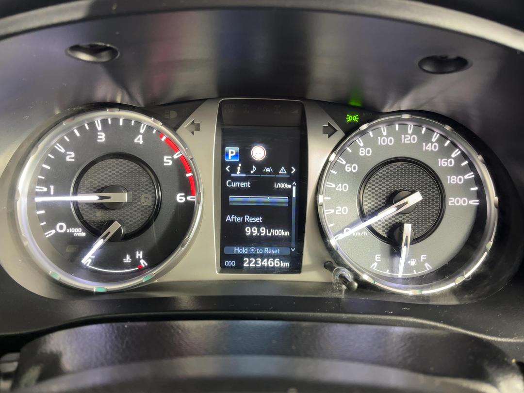 Photo '21' of Toyota Hilux