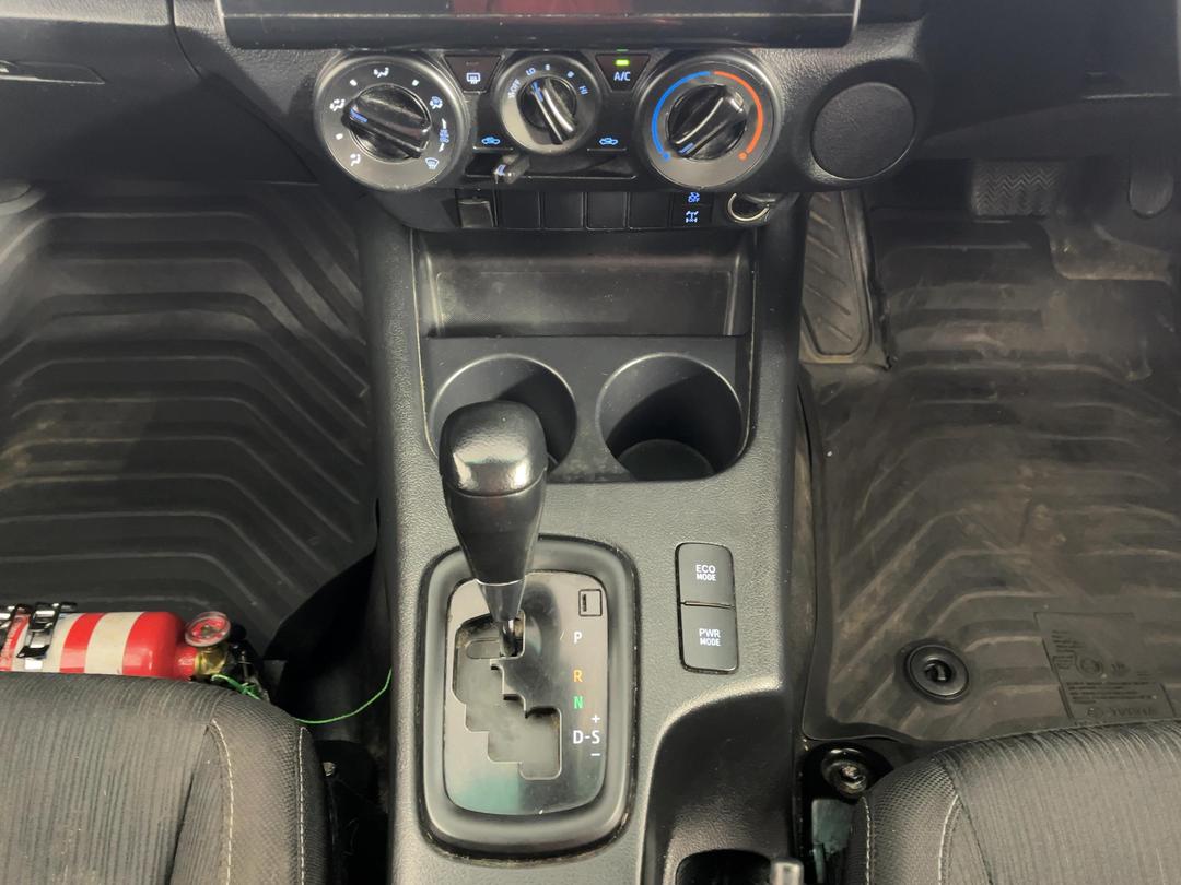 Photo '18' of Toyota Hilux