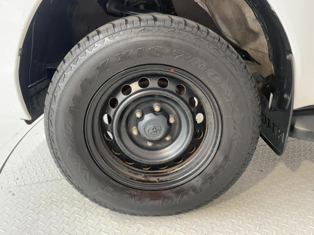 Photo '10' of Toyota Hilux