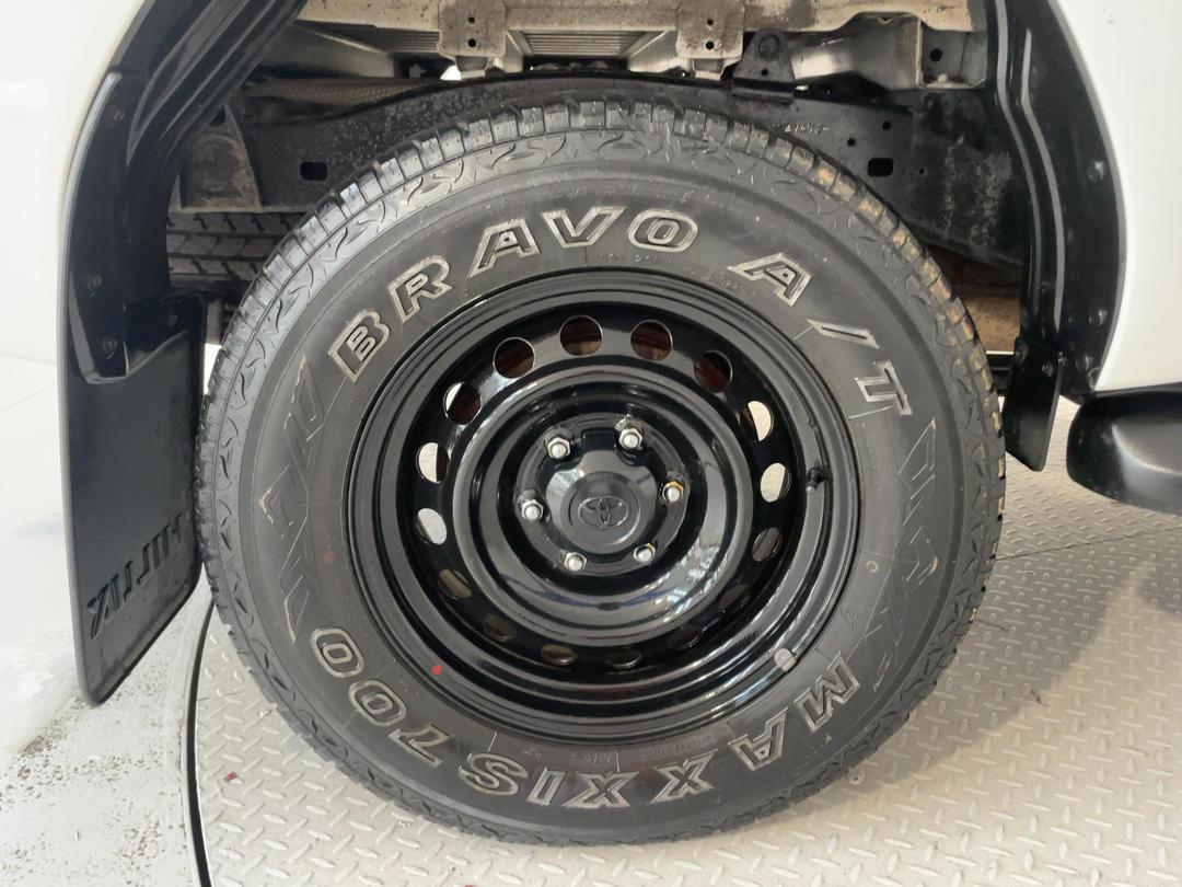 Photo '12' of Toyota Hilux