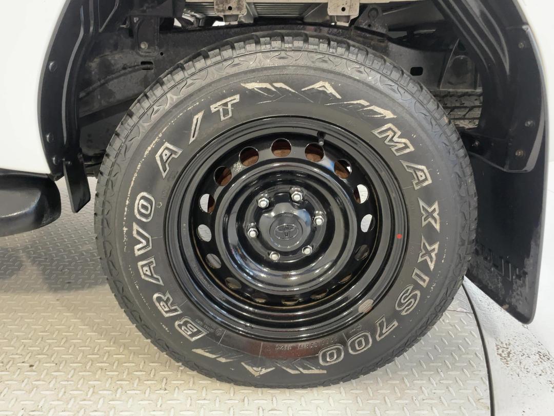 Photo '11' of Toyota Hilux