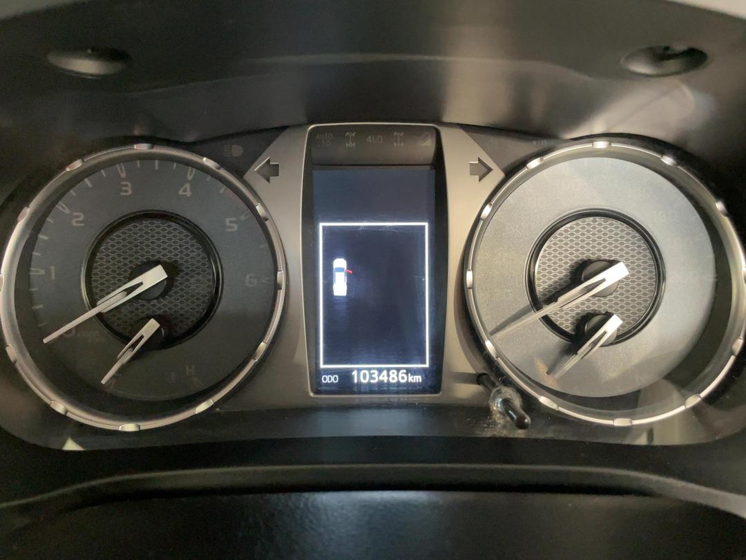 Photo '21' of Toyota Hilux