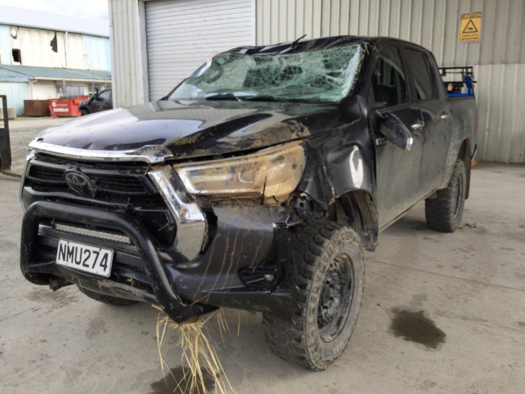 Photo '3' of Toyota Hilux SR5 TD DC Photo '3' of Toyota Hilux SR5 TD DC