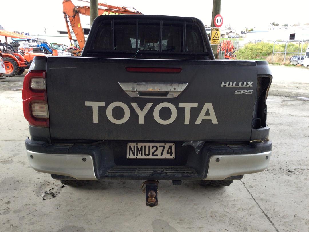Photo '6' of Toyota Hilux SR5 TD DC Photo '6' of Toyota Hilux SR5 TD DC