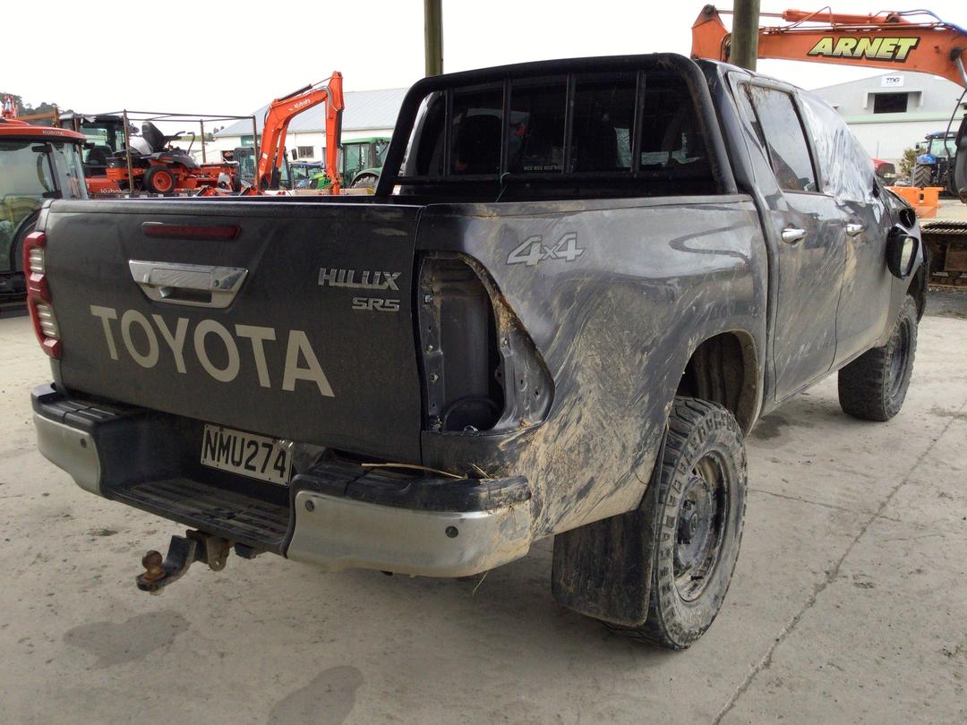 Photo '7' of Toyota Hilux SR5 TD DC Photo '7' of Toyota Hilux SR5 TD DC