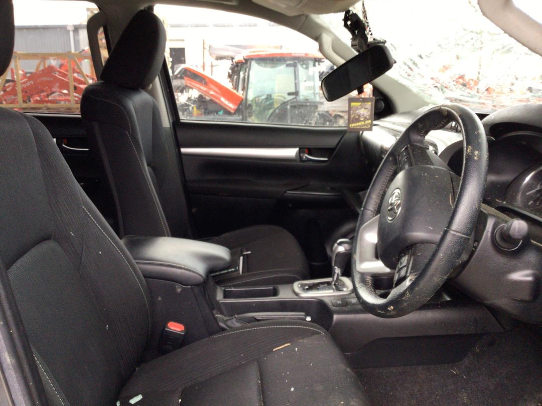 Photo '17' of Toyota Hilux SR5 TD DC Photo '17' of Toyota Hilux SR5 TD DC