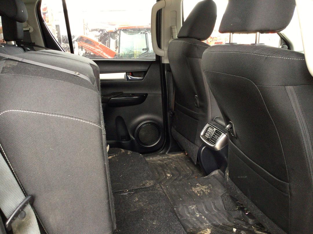 Photo '18' of Toyota Hilux SR5 TD DC Photo '18' of Toyota Hilux SR5 TD DC