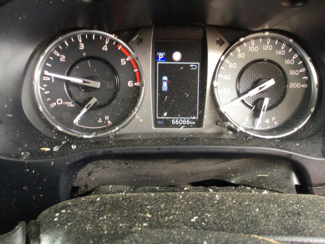 Photo '21' of Toyota Hilux SR5 TD DC Photo '21' of Toyota Hilux SR5 TD DC