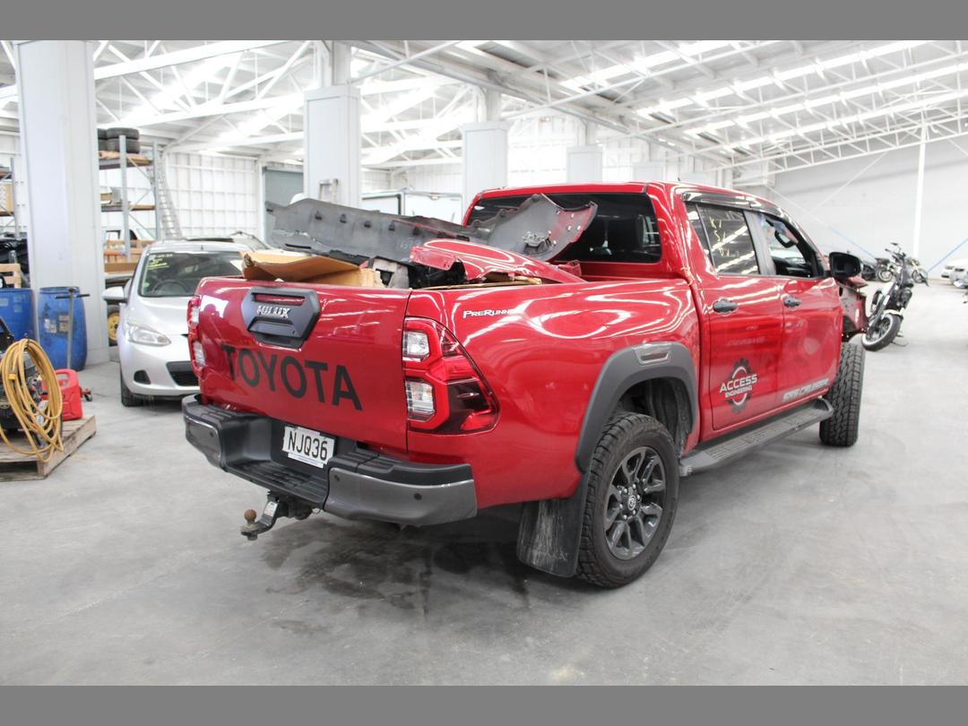 Photo '6' of Toyota Hilux SR5 Cruiser TD DC Photo '6' of Toyota Hilux SR5 Cruiser TD DC