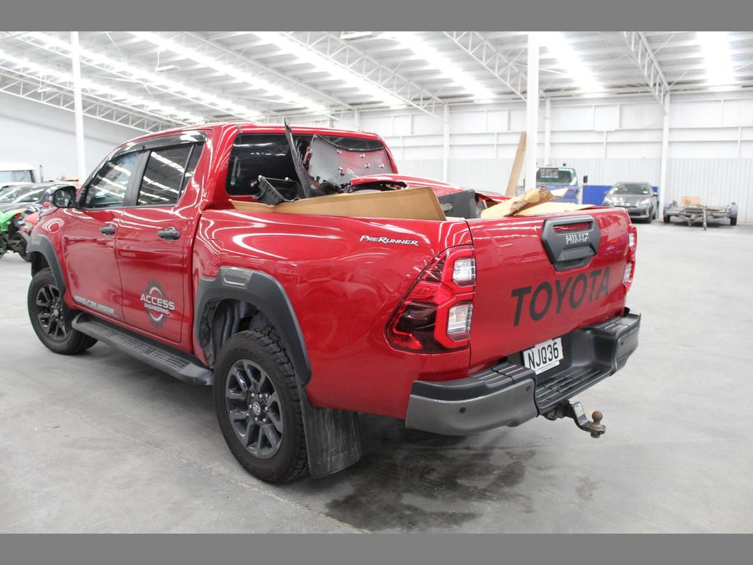 Photo '4' of Toyota Hilux SR5 Cruiser TD DC Photo '4' of Toyota Hilux SR5 Cruiser TD DC