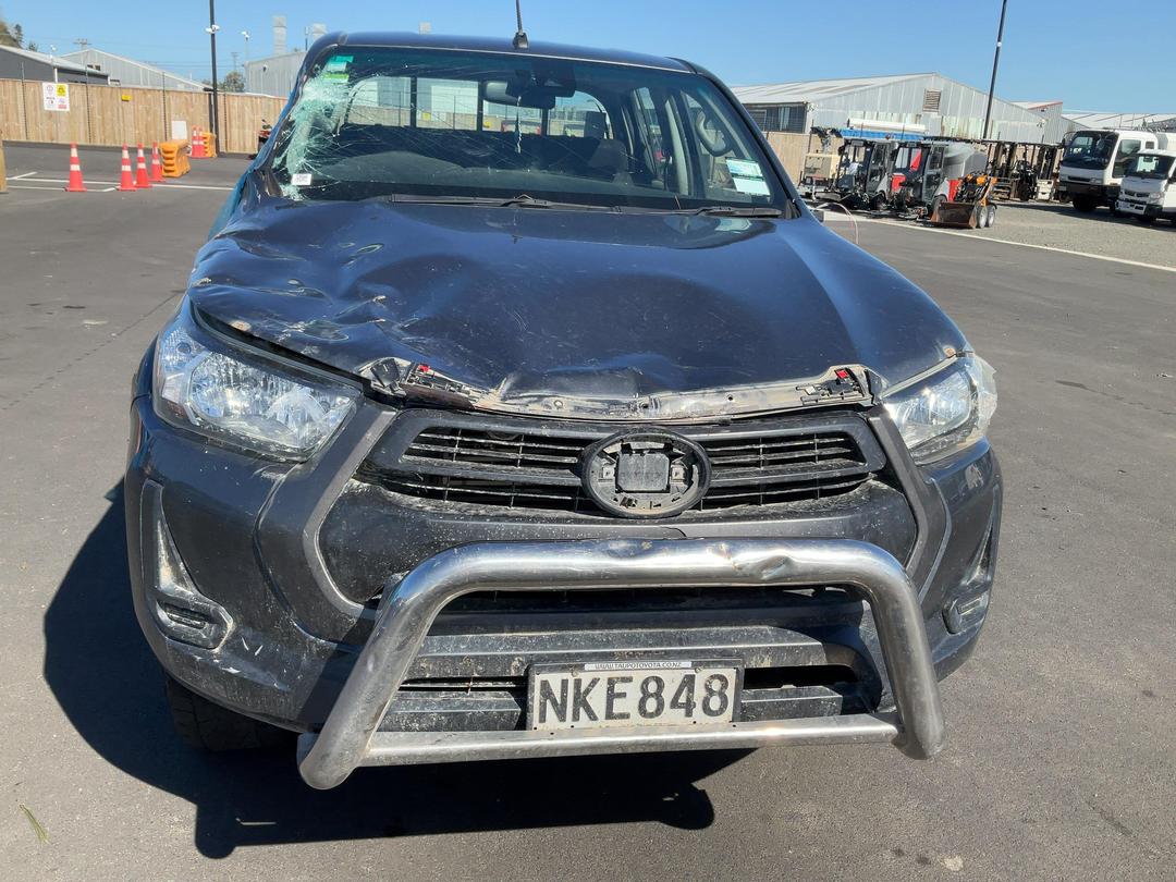 Photo '3' of Toyota Hilux SR TD DC Photo '3' of Toyota Hilux SR TD DC