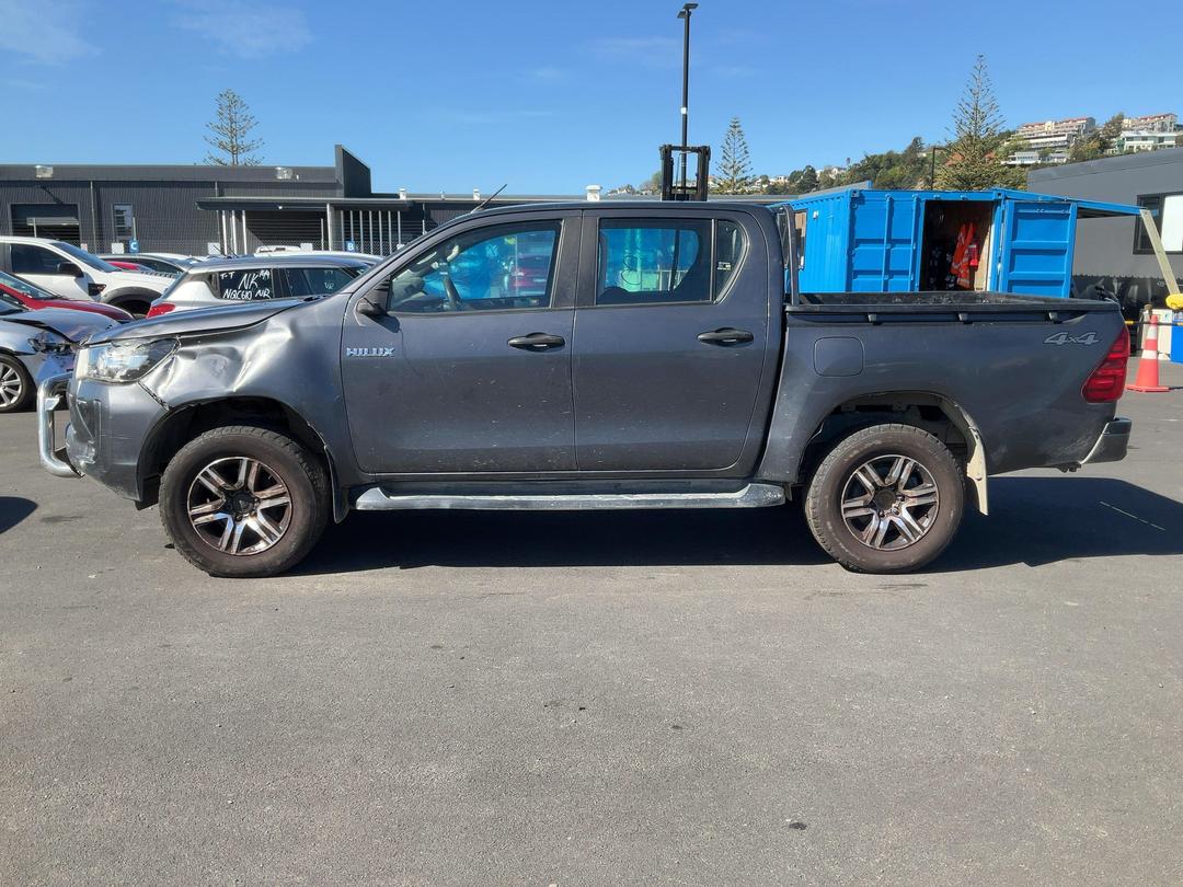 Photo '5' of Toyota Hilux SR TD DC Photo '5' of Toyota Hilux SR TD DC