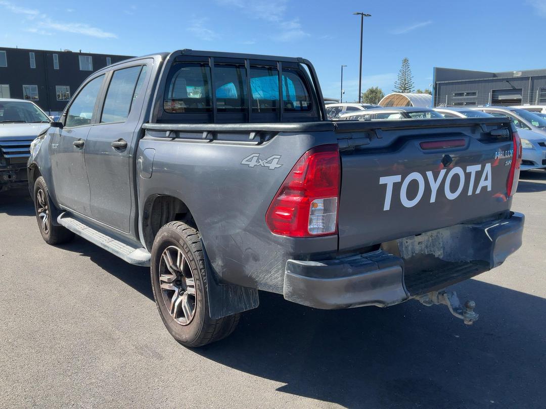 Photo '6' of Toyota Hilux SR TD DC Photo '6' of Toyota Hilux SR TD DC