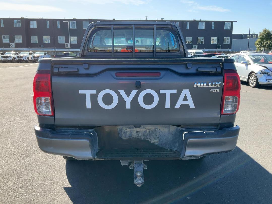 Photo '7' of Toyota Hilux SR TD DC Photo '7' of Toyota Hilux SR TD DC