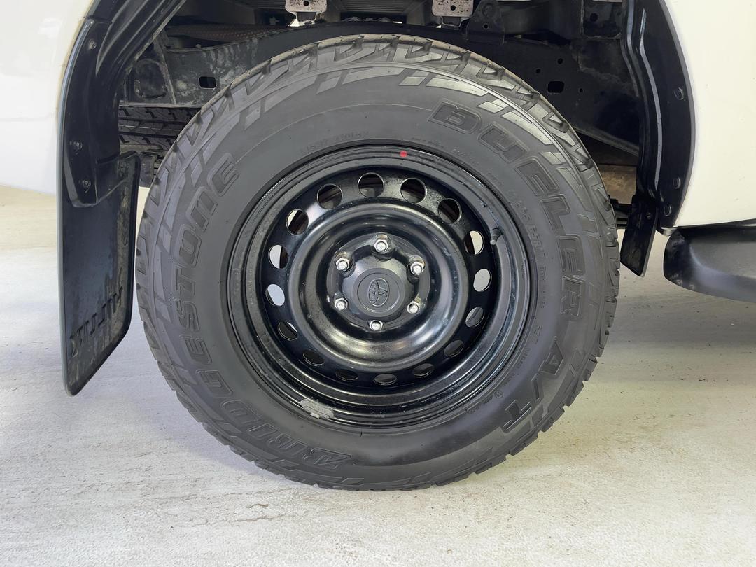 Photo '12' of Toyota Hilux