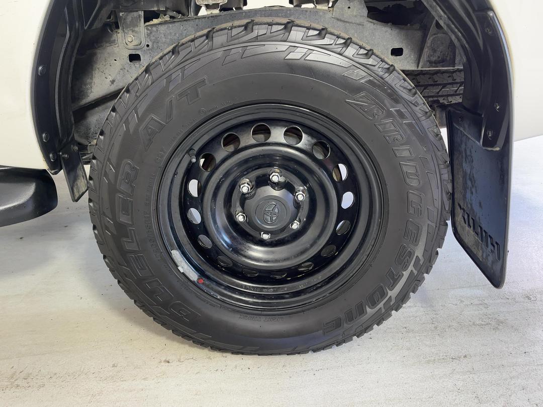 Photo '11' of Toyota Hilux