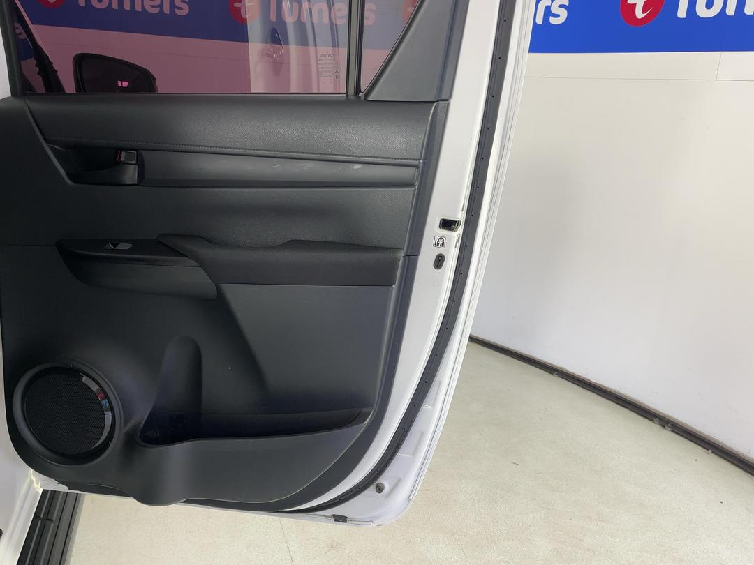 Photo '19' of Toyota Hilux