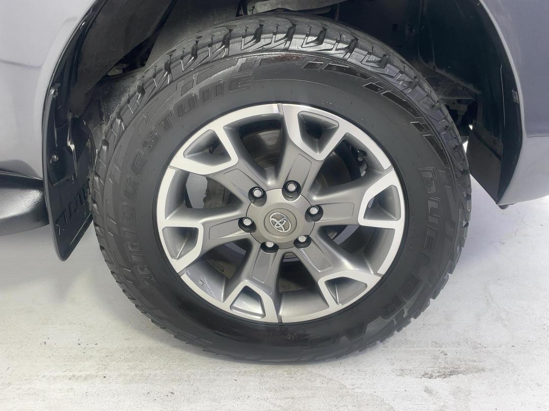 Photo '9' of Toyota Hilux