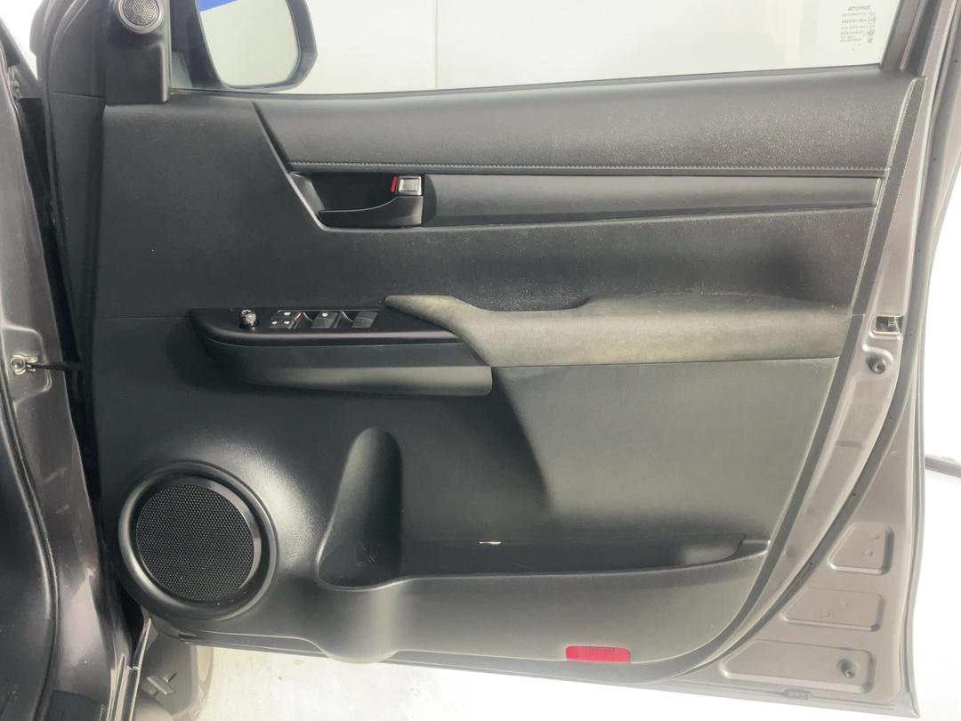 Photo '15' of Toyota Hilux