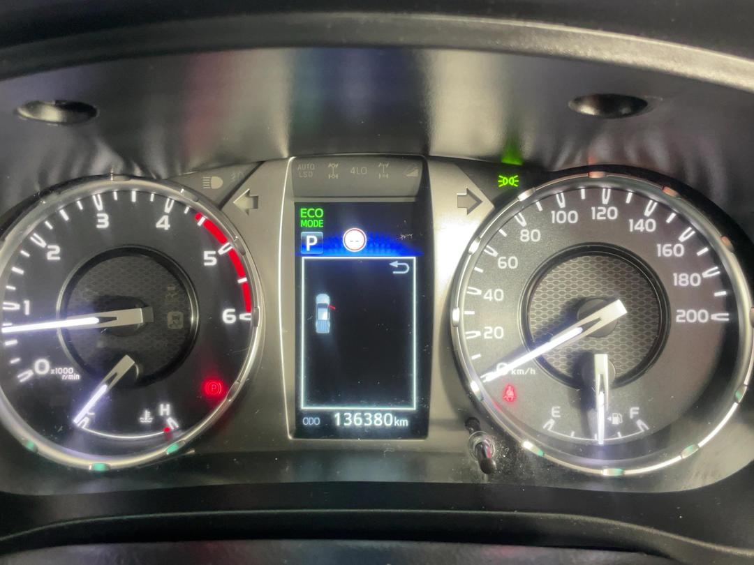 Photo '21' of Toyota Hilux