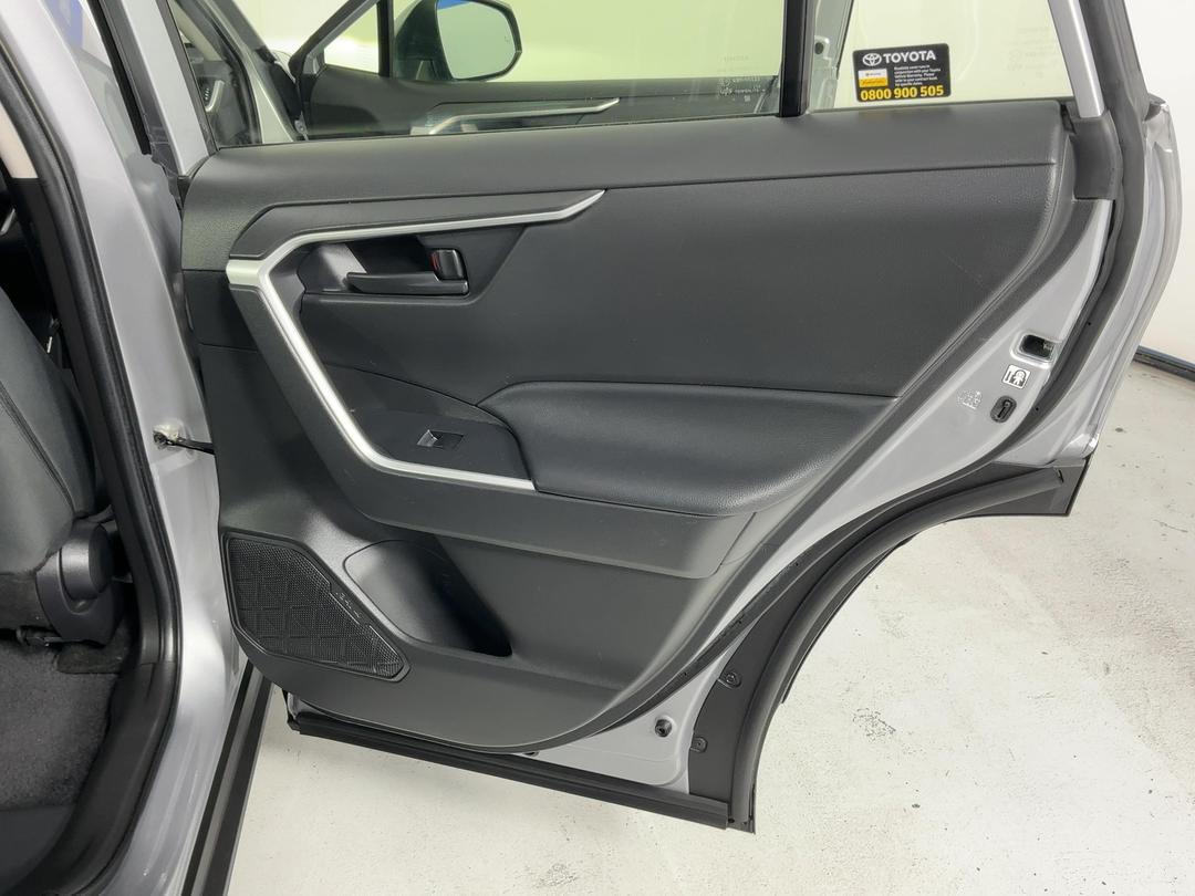 Photo '19' of Toyota Rav4