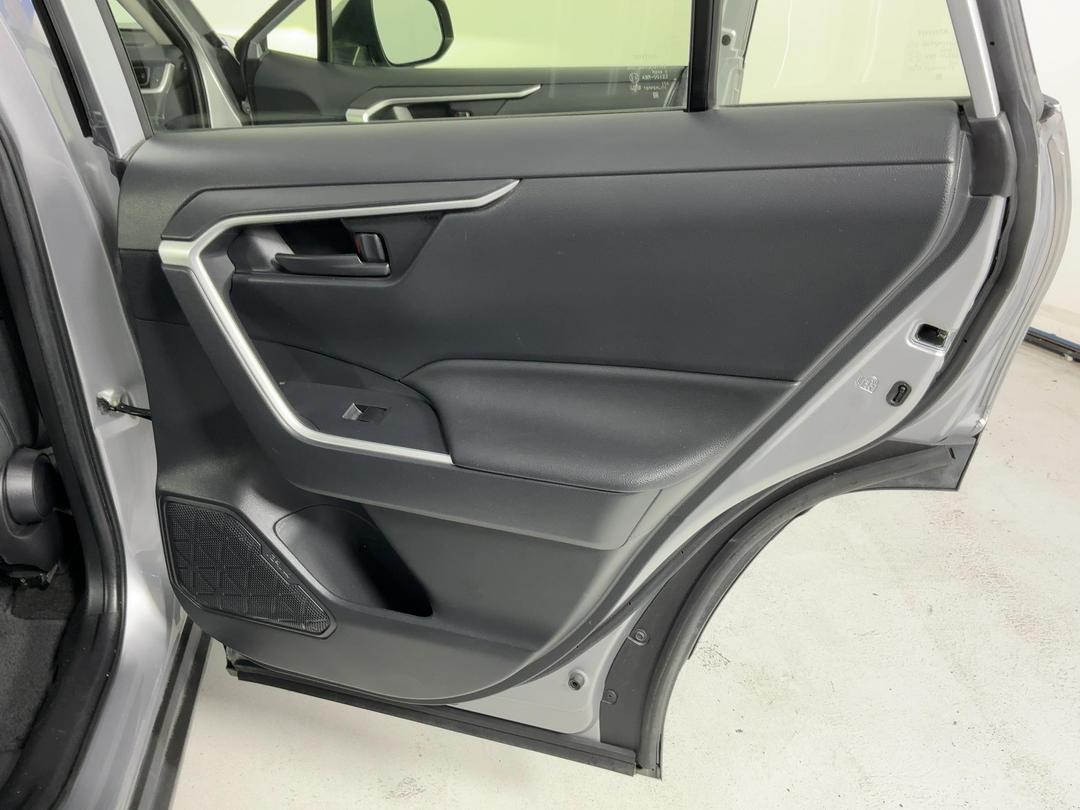 Photo '19' of Toyota Rav4