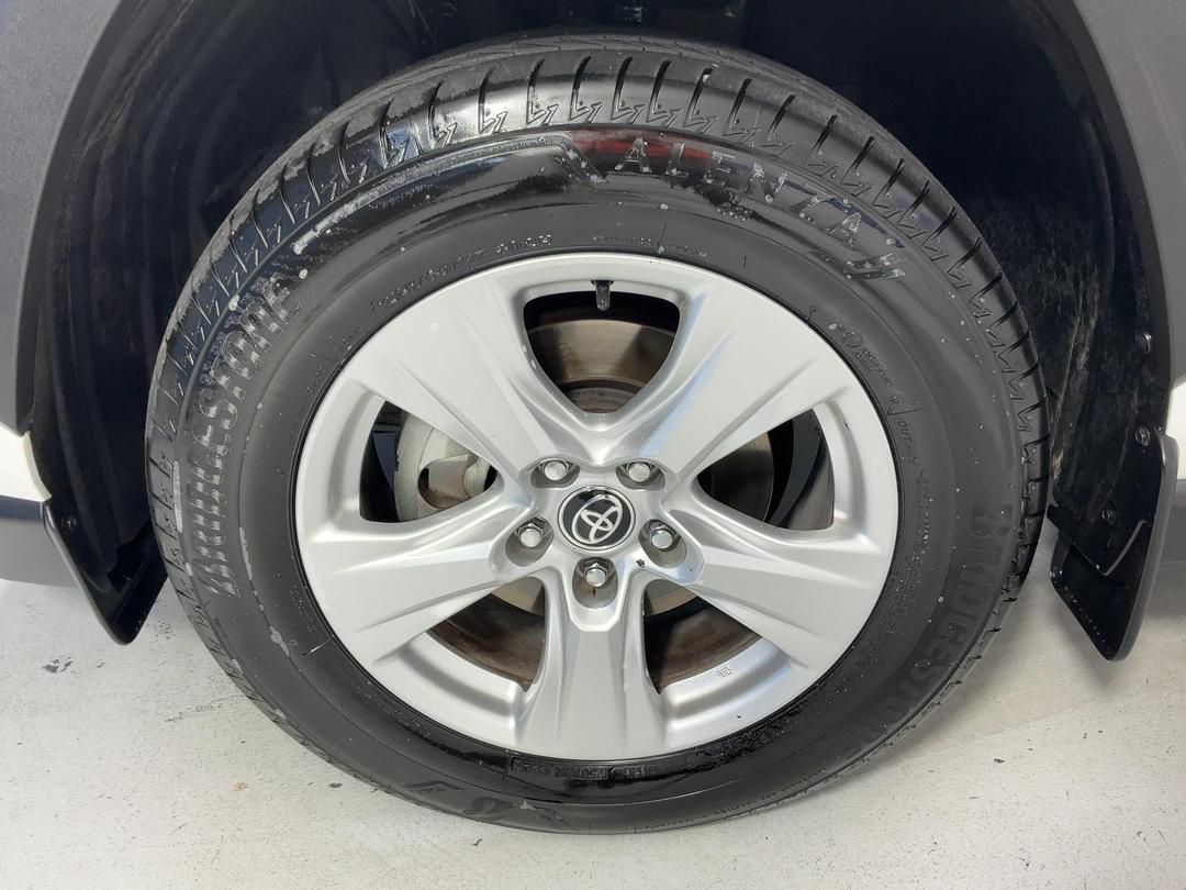 Photo '10' of Toyota Rav4