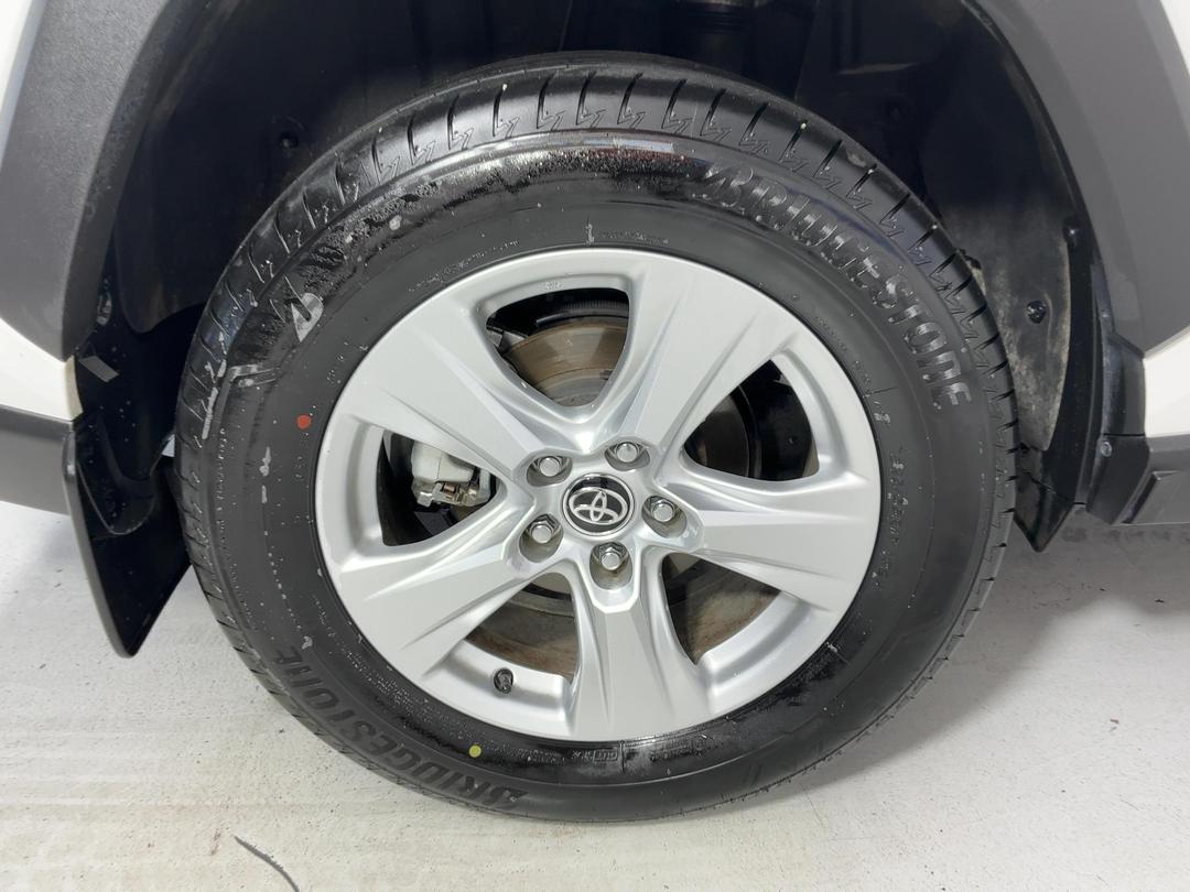 Photo '12' of Toyota Rav4