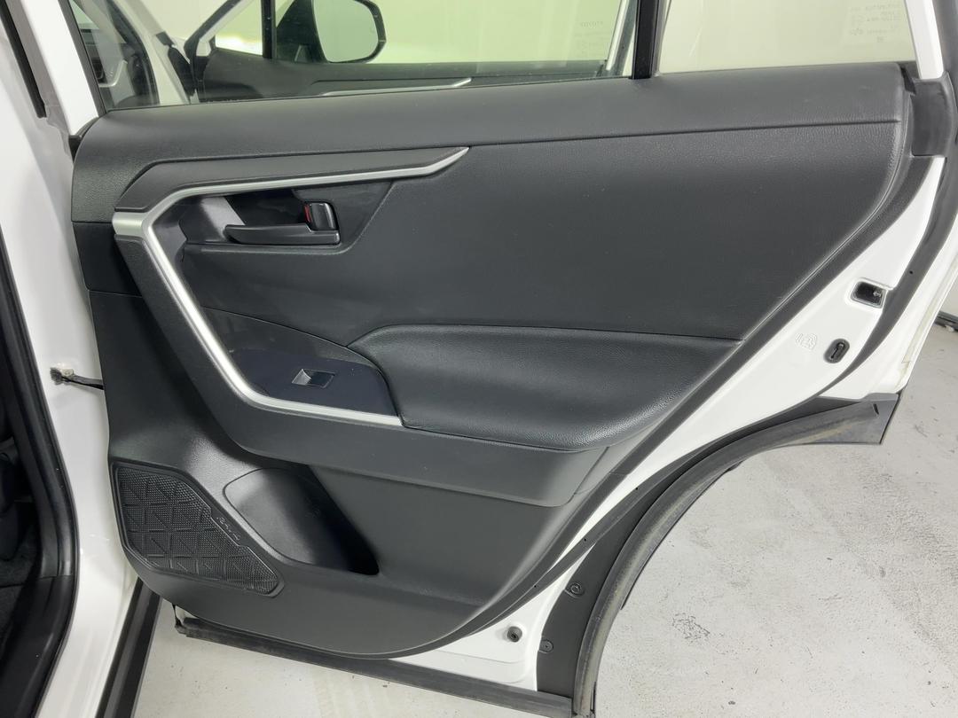 Photo '19' of Toyota Rav4