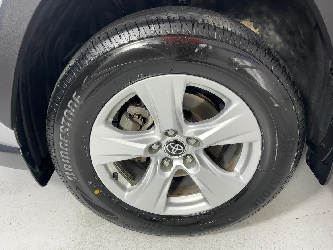 Photo '10' of Toyota Rav4