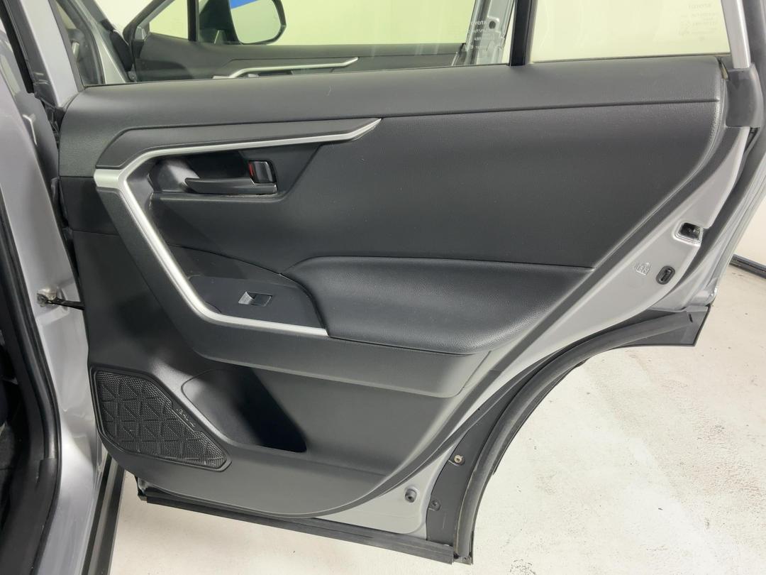 Photo '19' of Toyota Rav4