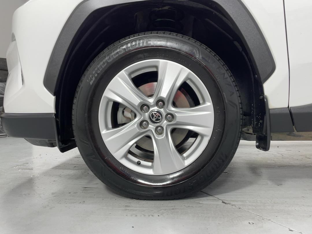 Photo '10' of Toyota Rav4