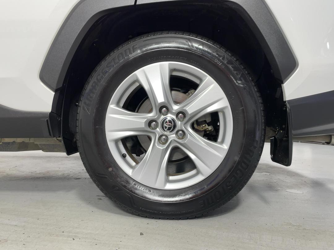 Photo '11' of Toyota Rav4