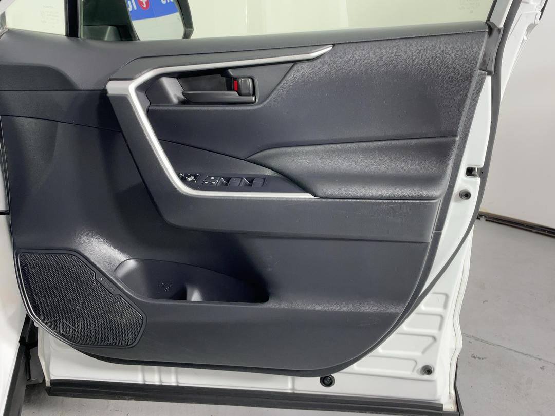 Photo '15' of Toyota Rav4