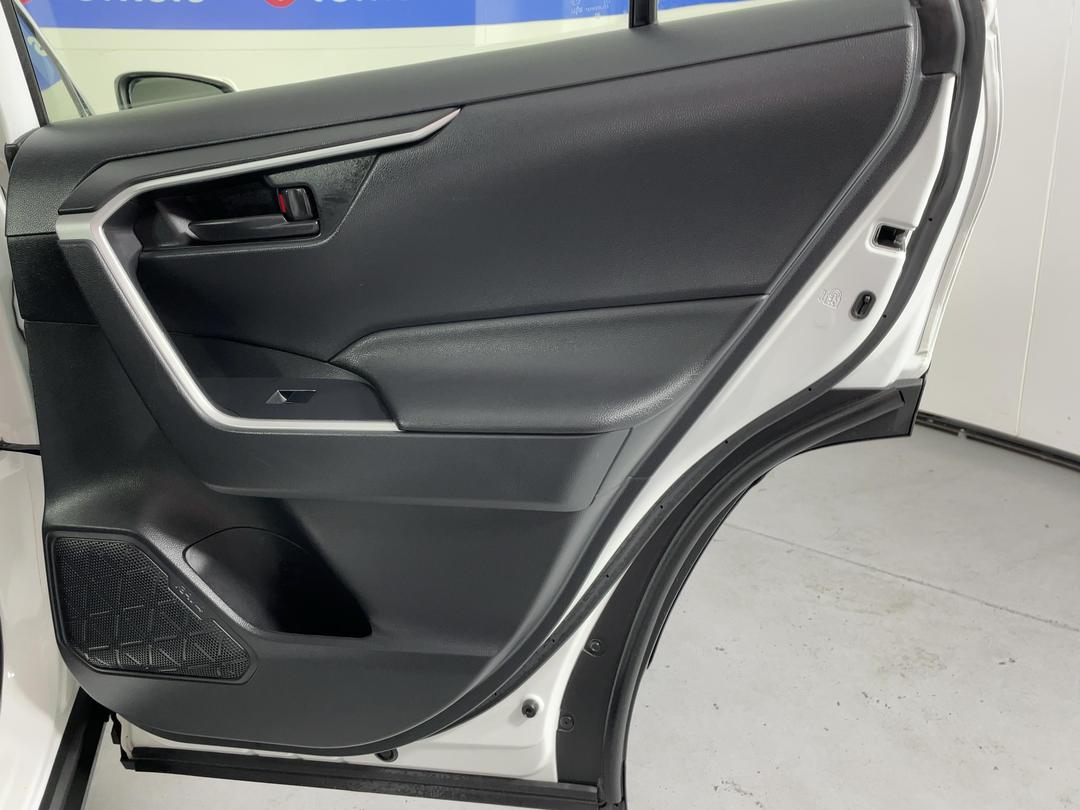 Photo '19' of Toyota Rav4