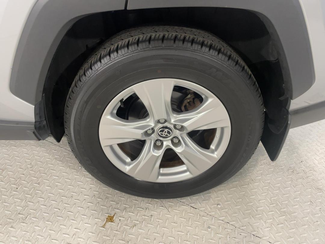 Photo '11' of Toyota Rav4