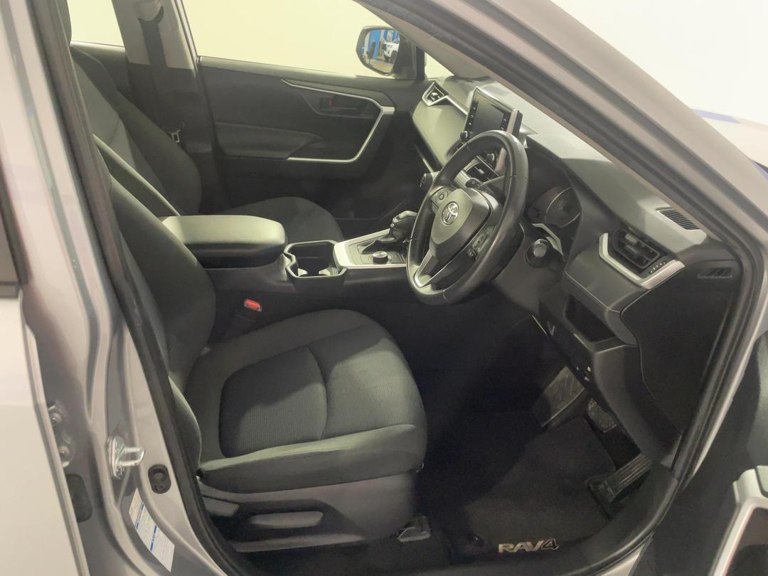 Photo '16' of Toyota Rav4