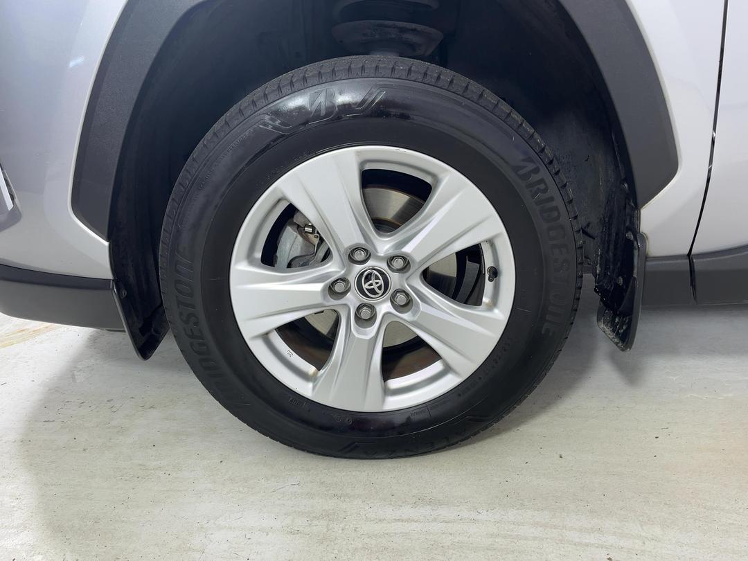 Photo '10' of Toyota Rav4