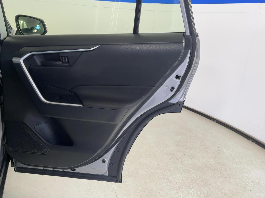 Photo '19' of Toyota Rav4