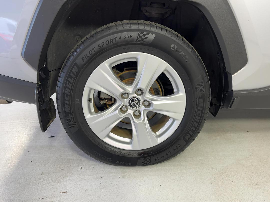 Photo '12' of Toyota Rav4